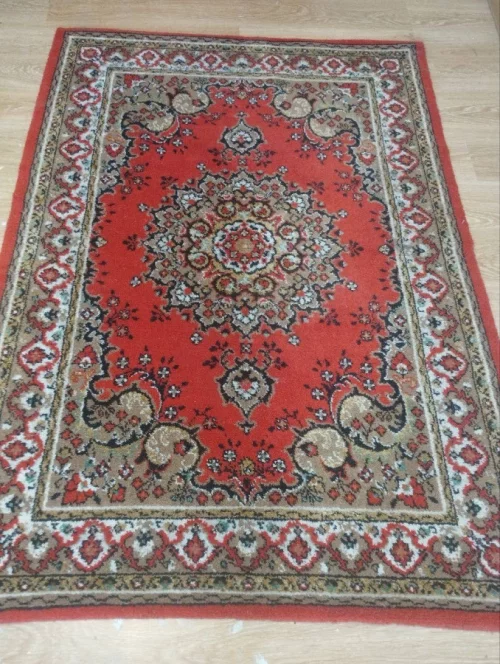 Ковёр натуральный, висел на стене