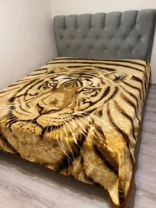 Кровать двуспальная с матрасом, Бесплатно доставлю
