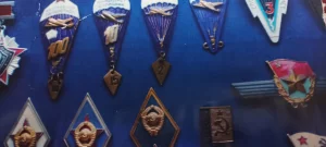 Часы. Наручные карманные каминные настенные
