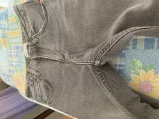 Продам женские фирменные джинсы