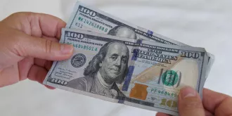 Доллар рванул вверх, рубль вновь подешевел. Курсы валют
