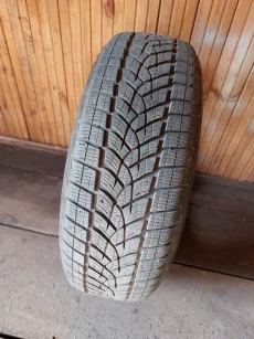 Шины 215/65/17 Goodyear