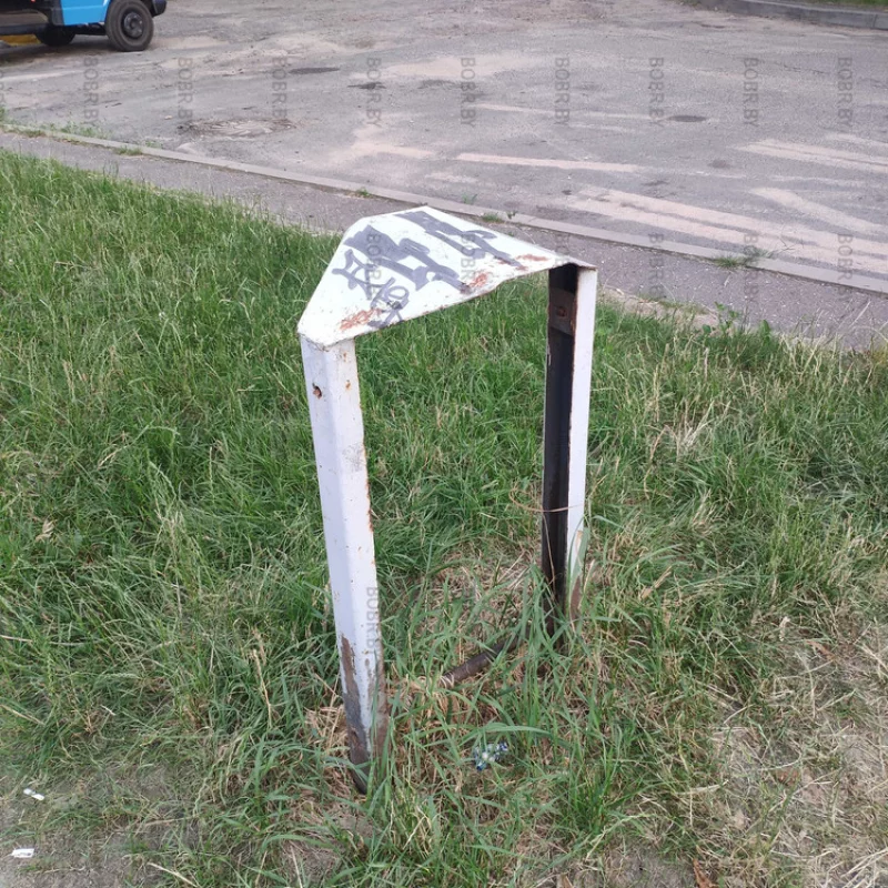 Одна из достопримечательностей города Бобруйска, невидимая урна.