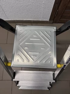 Стремянка на 4 ступеньки