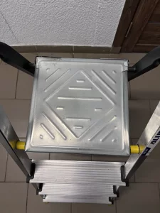 Стремянка на 4 ступеньки