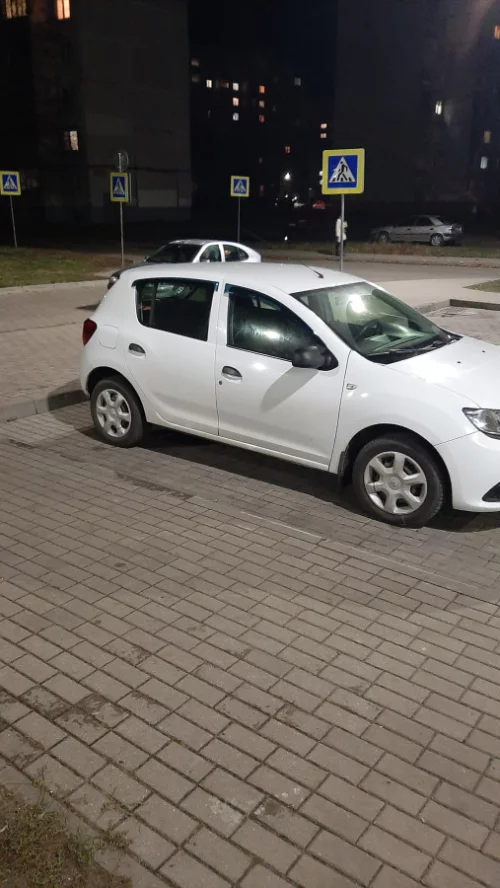Авто. Рено Сандеро