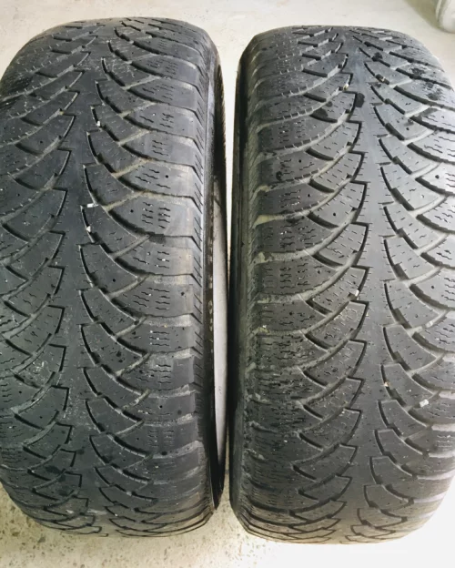 Покрышки зимние легковые 235/60/18 Nokian