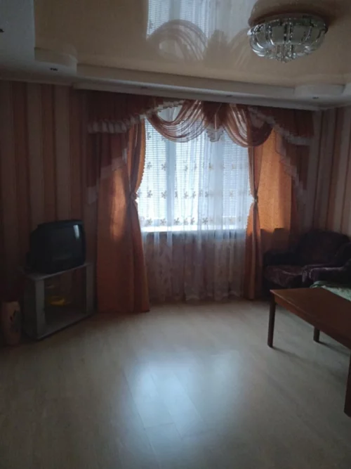 1но комнатная квартира на длительный срок