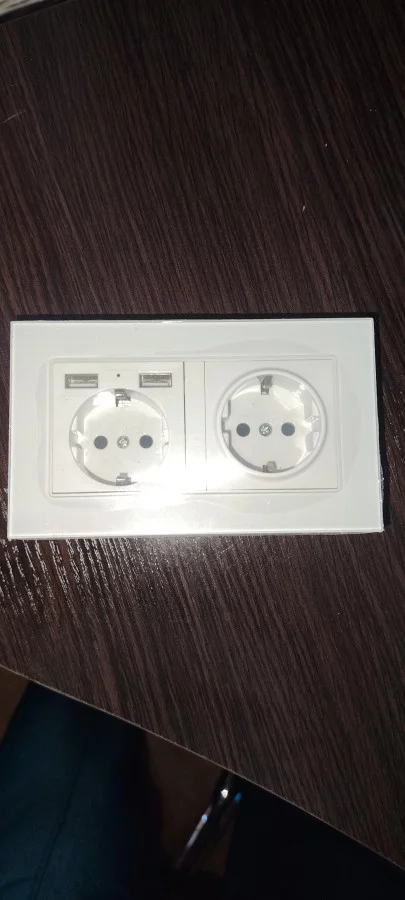 Настенная стеклянная панель NYWP