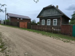 Дом, земельный участок