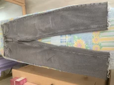 Продам женские фирменные джинсы