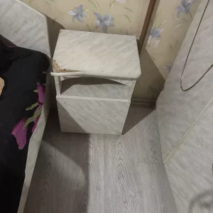 Отдам кровать и 2 тумбочки