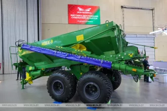  «Бобруйскагромаш» разработал машину, за которую поблагодарил Президент