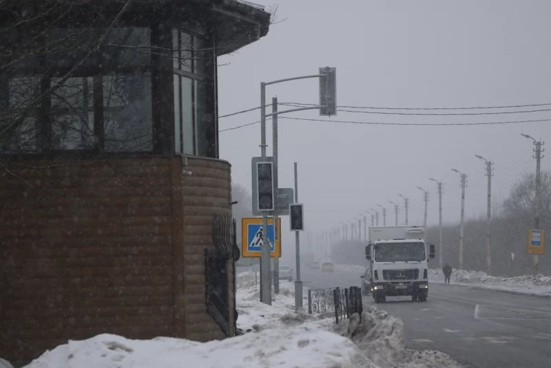 Появился светофор на пересечении ул. Рогачёвской и Могилёвской в Титовке