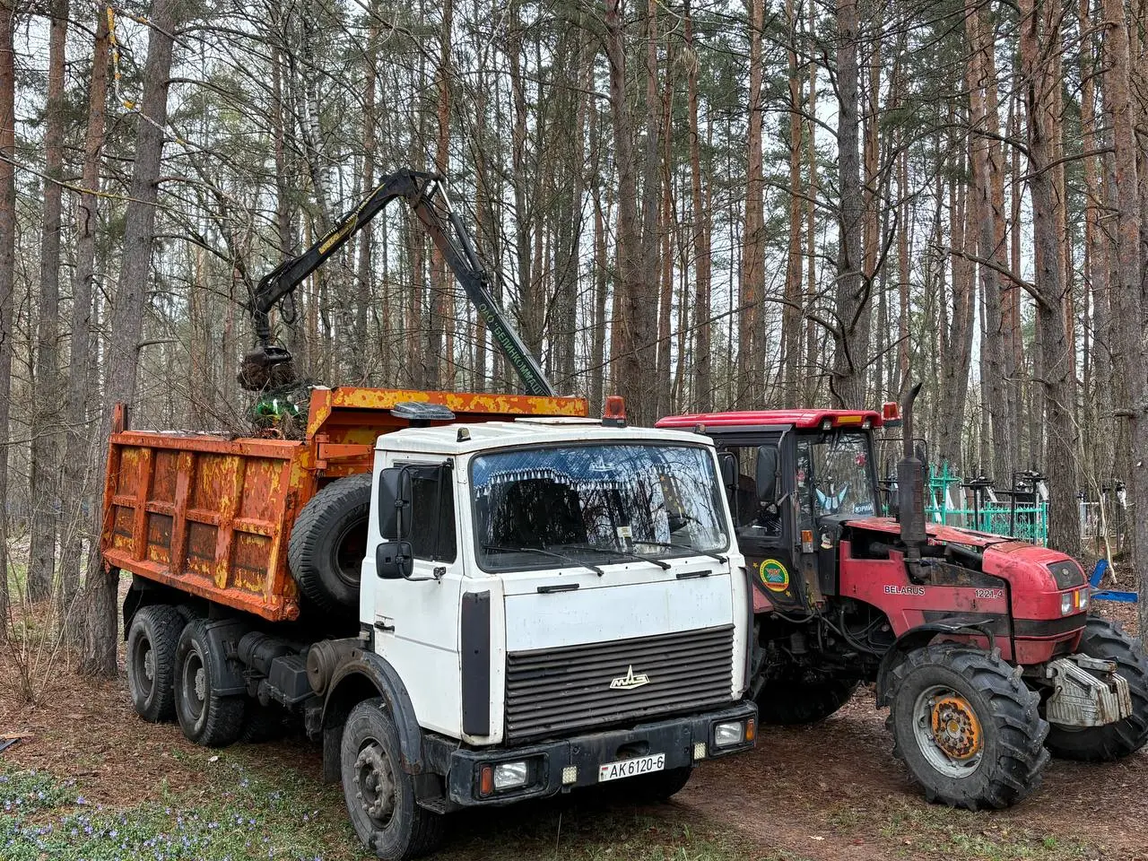 По всей Бобруйщине кипят работы по благоустройству кладбищ