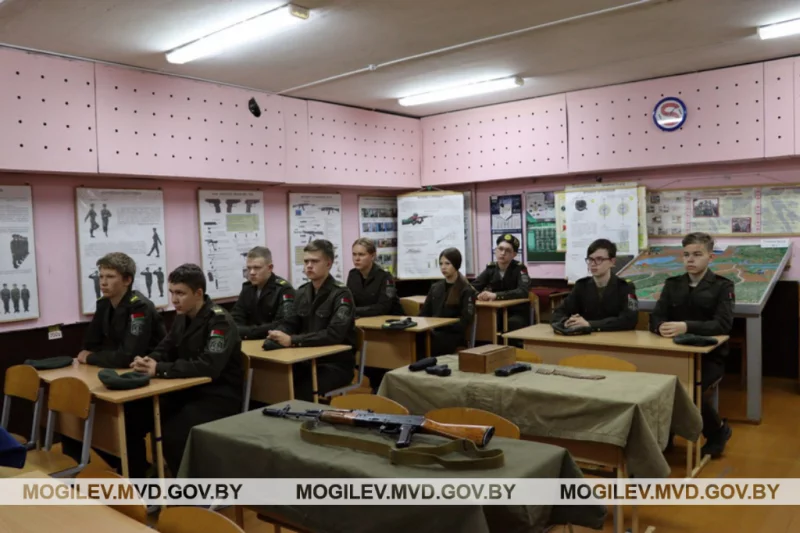 В Бобруйске занятия в военно-патриотическом клубе «Честь» не прекращаются даже летом