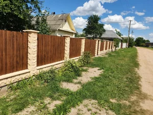 Бетонные блоки, крышки для заборов. Металлоштакет, заборы-жалюзи. Монтаж
