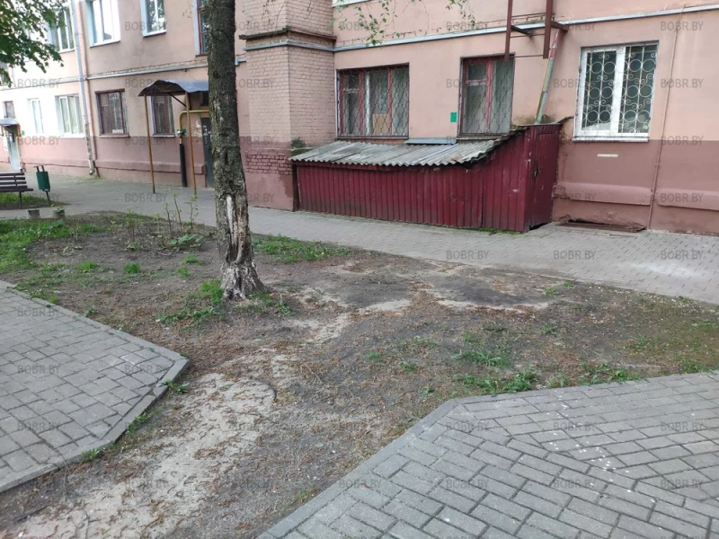 Очень красивая клумбы, на расстоянии 20 метров от центральной площади города