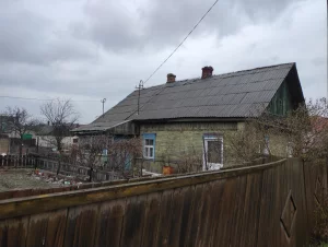 Часть дома с участком