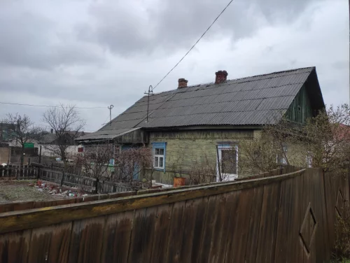 Часть дома с участком
