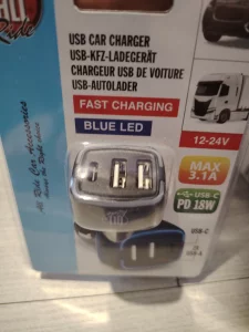 Автомобильное зарядное устройство