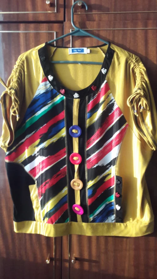 Блузку женскую