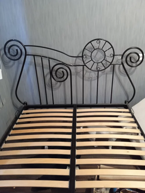 Кровать металл 2*1.6 . 450 руб