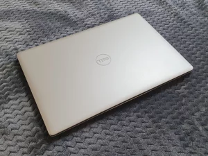Ноутбук DELL 3582