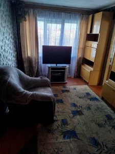 2х комнатную квартиру на длительный срок