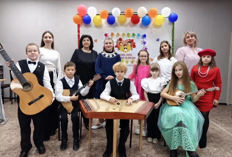В Бобруйской районной детской школе искусств прошли концерты «Тепло родительского сердца»