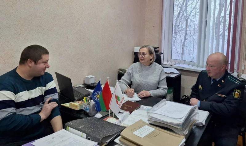 Во время профсоюзного приема в Славгороде был решен вопрос бобруйчанина, обратившегося за консультацией