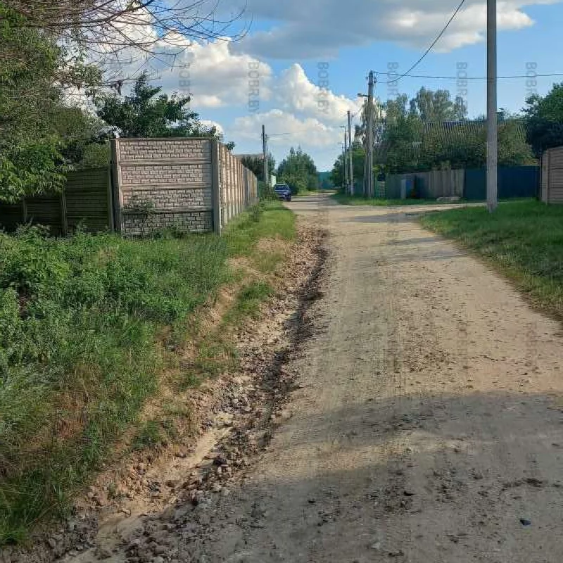 Овраг в деревне ломы