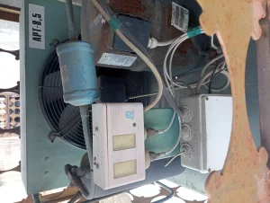 Холодильное оборудование в отличном состоянии с 4 холодильных камер