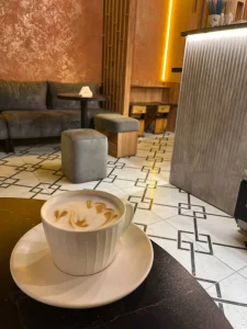 Бариста в кофейню Софи