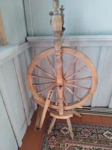 Прялка старинная
