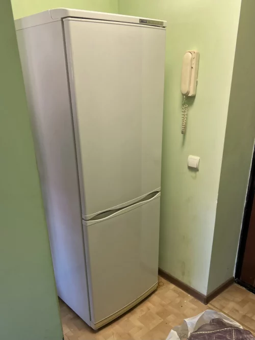 Холодильник Б/У продам дешево