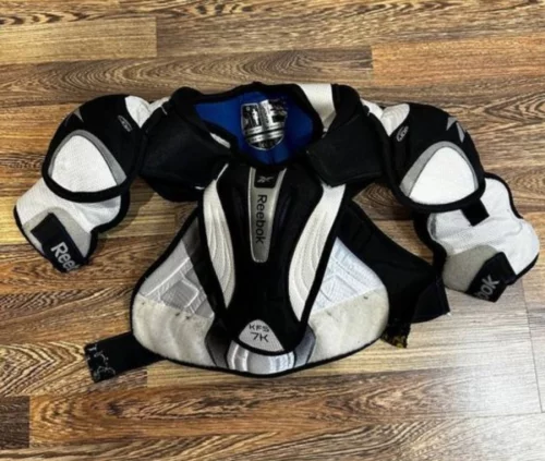 Нагрудник хоккейный