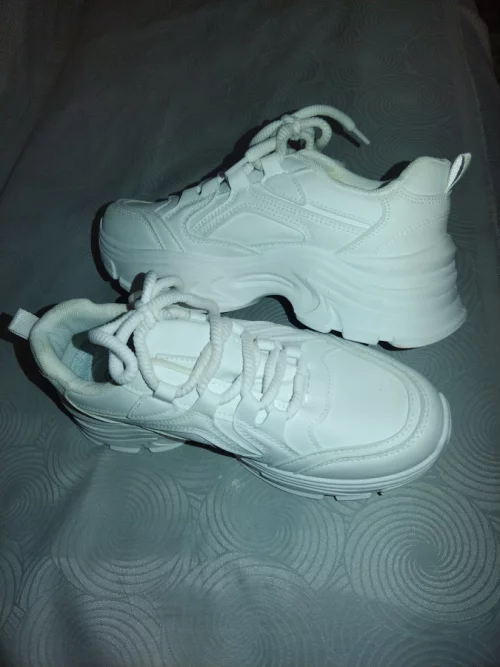 Кроссовки новые