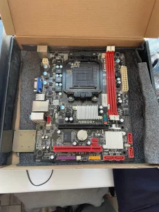 Материнскую плату