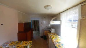 Крепкий бревенчатый дом с газ. отопл. по ул. Колхозная (авиагородок)