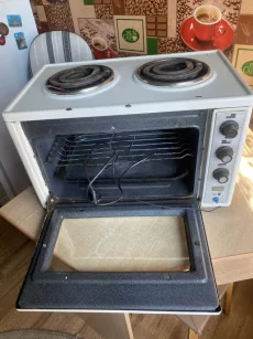 Плита с духовкой электрическая 50 рублей