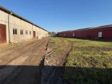 Склад 1 870 м² с административными помещениями