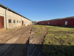 Склад 1 870 м² с административными помещениями