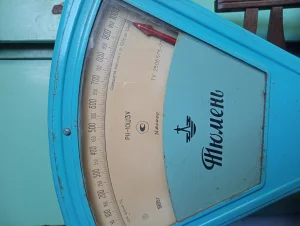 Весы торговые 10 кг с комплектом гирь в отличном состоянии