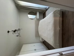 2х комнатную квартиру на длительный срок