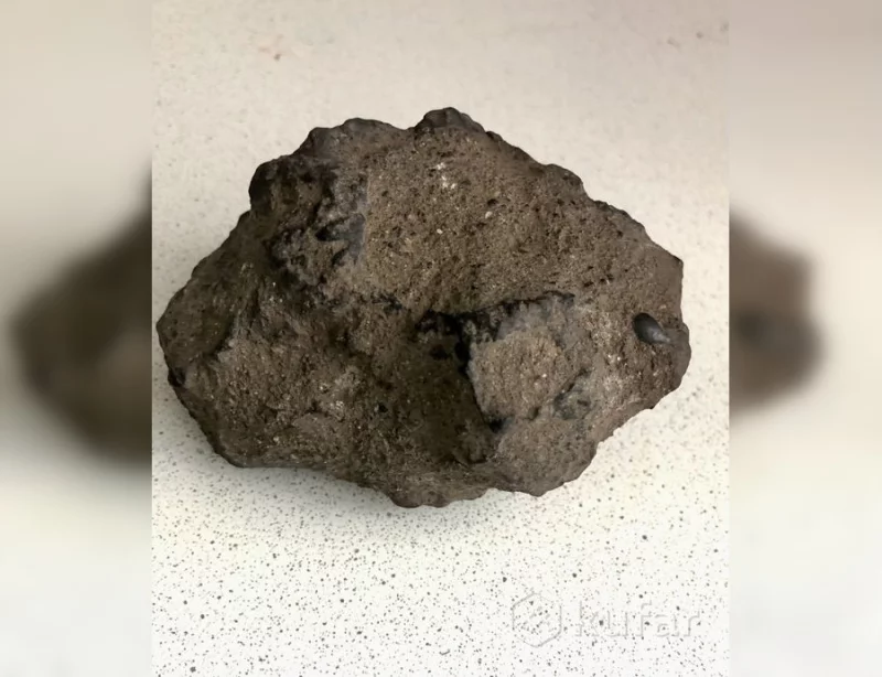 На маркетплейсе продают метеорит из-под Бобруйска. Угадайте, сколько просят