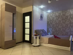 Квартира на сутки, часы