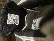 Продам кроссовки adidas