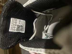 Продам кроссовки adidas