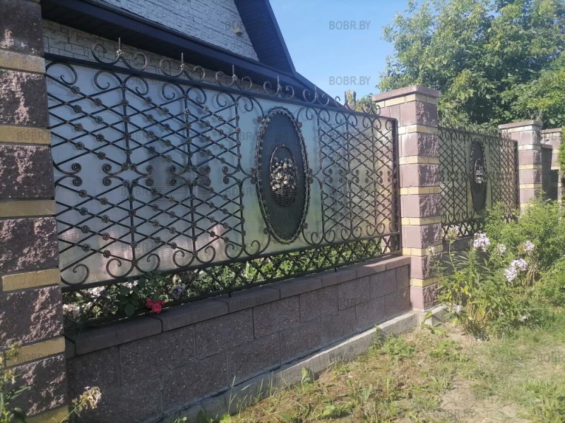 Очень тонкая работа. Оглядитесь, прекрасное рядом.